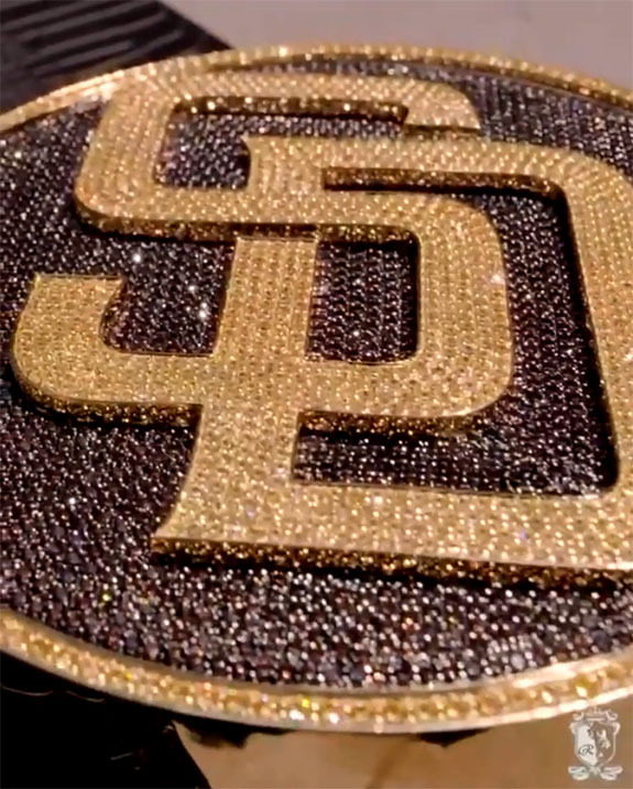 Padres vs Arizona Tatis Chain Giveaway