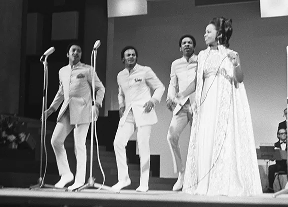 Gladysknight3